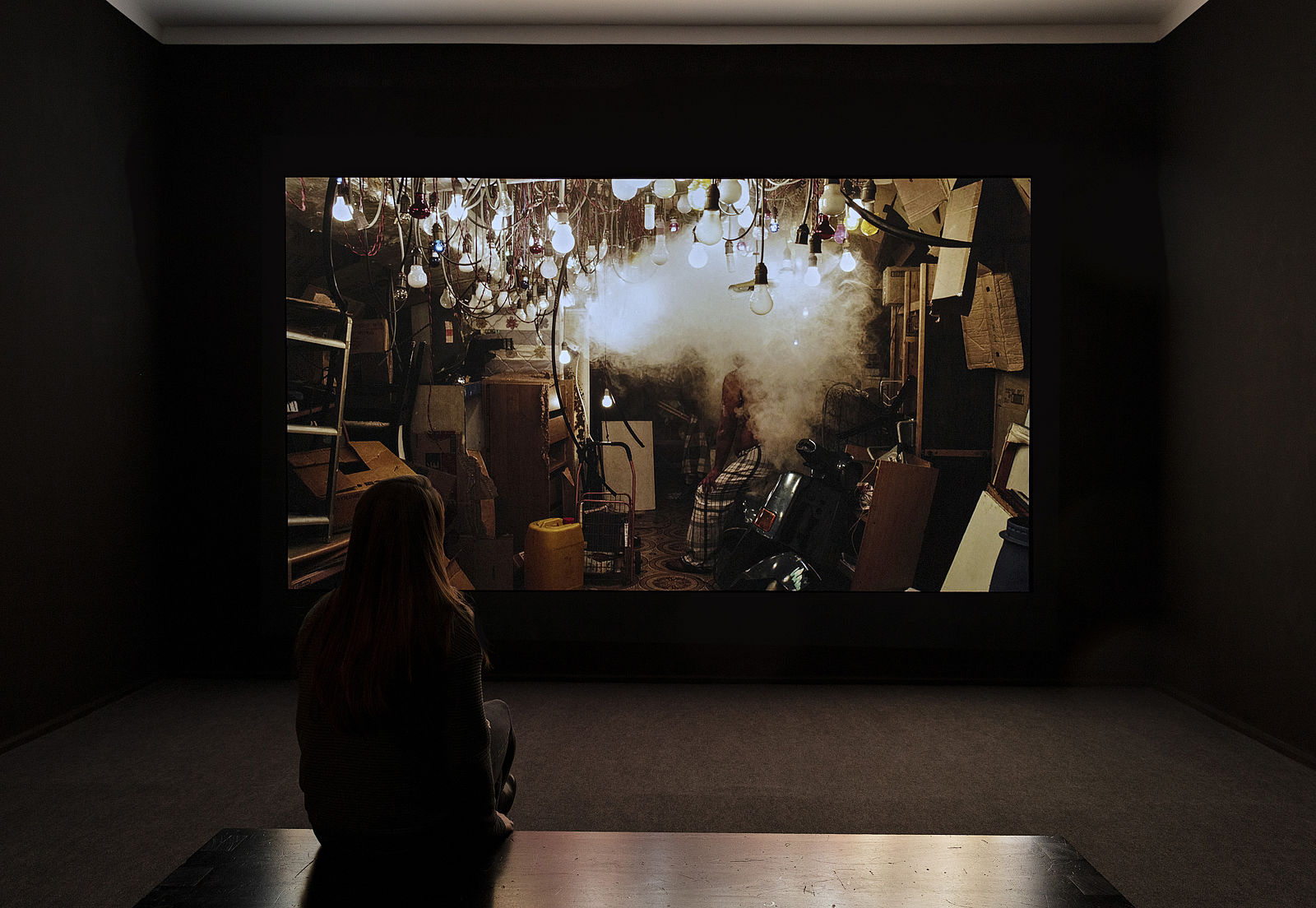 <p>The Clouds and the Cloud, Exhibition view, MGKSiegen, Work by Ho Tzu Nyen, The Cloud of Unknowing, 2011, Courtesy the artist and Edouard Malingue Gallery, Photo: Philipp Ottendörfer</p>