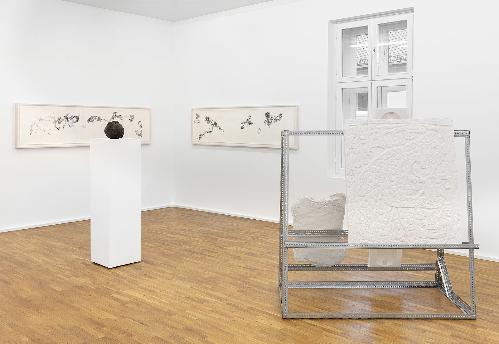 <p>Mariana Castillo Deball, Imprint Zoomorph P, 2013, Zoomorph P, 2013, Jaguar Storage, 2014, Ausstellungsansicht, MGKSiegen, Courtesy die Künstlerin, Foto: Philipp Ottendörfer</p>