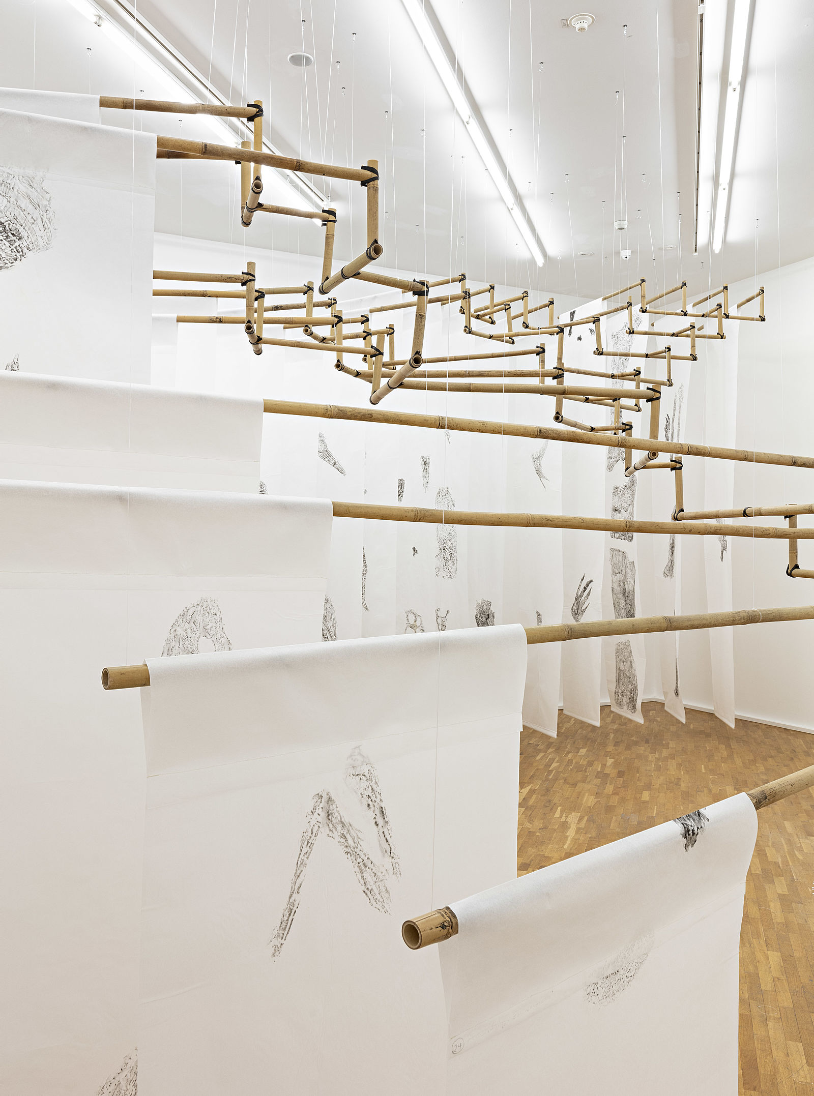 <p>Mariana Castillo Deball, Pleasures of Association, and Poissons, such as Love–, 2021, Ausstellungsansicht, MGKSiegen, Courtesy die Künstlerin, Foto: Philipp Ottendörfer</p>