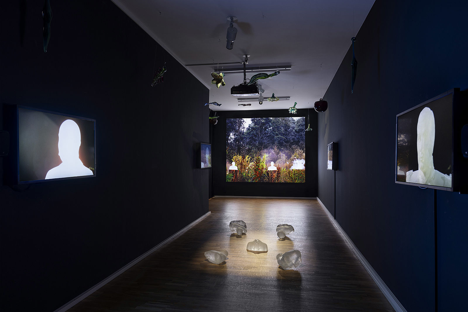 <p>MGKSiegen, Not Done Yet, Colonial Continuities, Work by patricia kaersenhout, What a piece of work is men, 2021, Courtesy the artist and Gallery Akinci Amsterdam, Photo: Philipp Ottendörfer</p>
