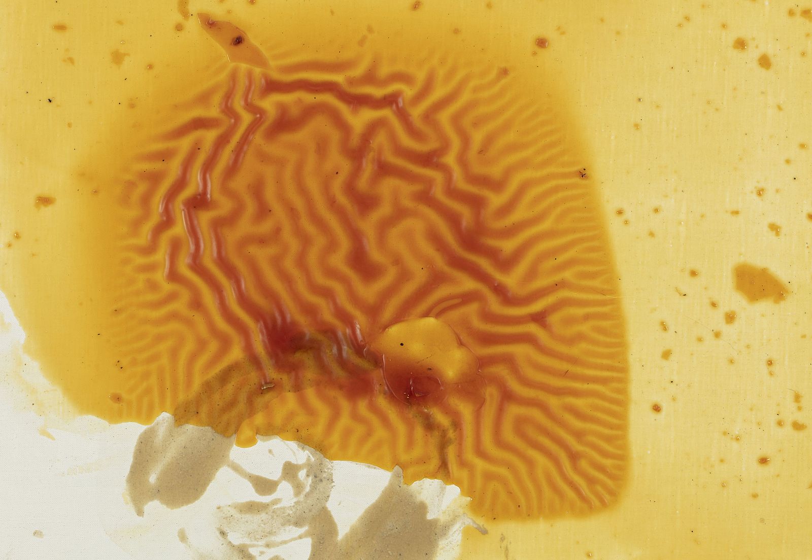 <p>Antoni Tàpies, Cap i vernís, 1990, Detail, The Lambrecht-Schadeberg Collection, © Comissió Tàpies/VG Bild-Kunst, Bonn 2022, Photo: Philipp Ottendörfer</p>
